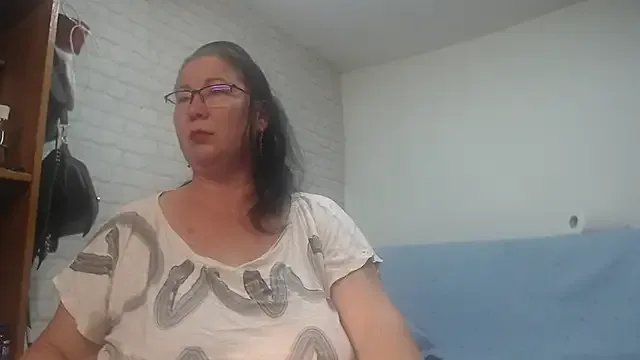 EmmaSquirt on StripChat