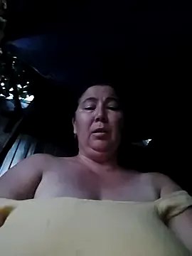 EmmaSquirt on StripChat