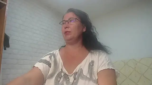 EmmaSquirt on StripChat