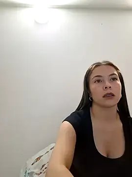 EmmaValencia_ on StripChat