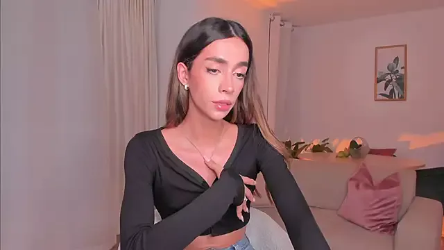 Offline Emmavr on StripChat