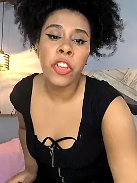 EmmilyBrant on StripChat 