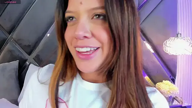 Offline emperatriz_reyes on StripChat