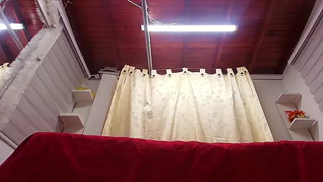 emyli_sw_ on StripChat