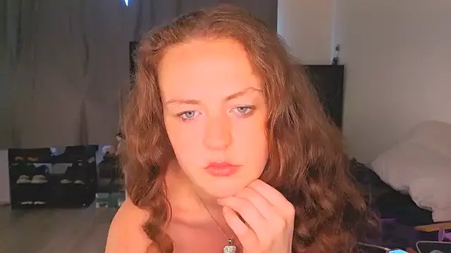 ENGLISHEMILY_69 on StripChat