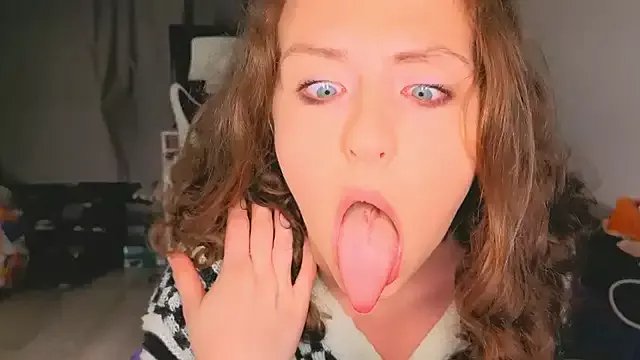 ENGLISHEMILY_69 on StripChat