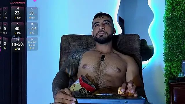 ERIC_HARRISON on StripChat