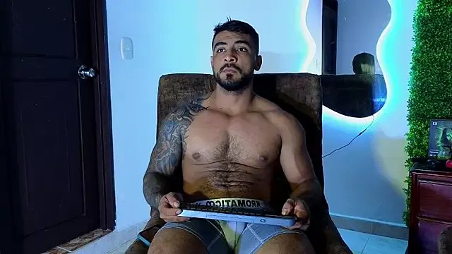 ERIC_HARRISON on StripChat