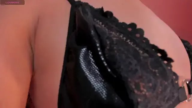 ErikaBenz_ on StripChat