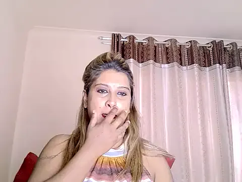 Freechat eroticbeauty37 on StripChat