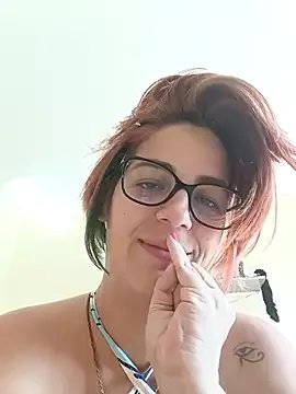 Escarlate4you_ on StripChat