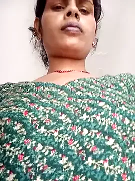 Offline Eshna_Dabral on StripChat