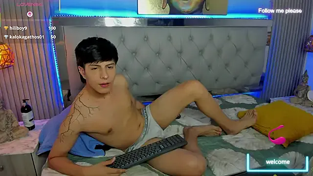 Freechat Estiv18_ on StripChat