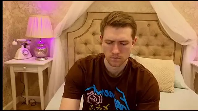 EthanPinkman on StripChat