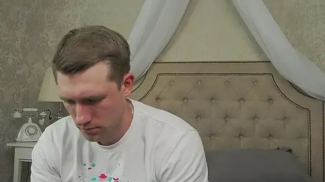 EthanPinkman on StripChat