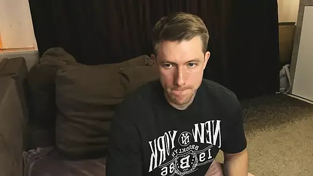 EthanPinkman on StripChat