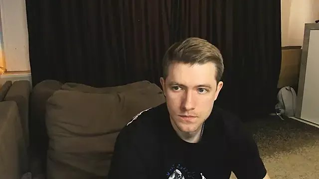 EthanPinkman on StripChat