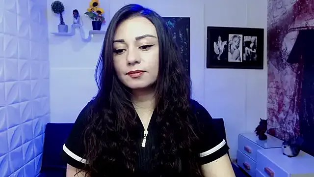 Eva_Roussell on StripChat