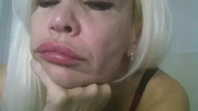 EvaaMina on StripChat