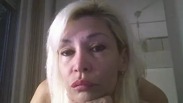 EvaaMina on StripChat