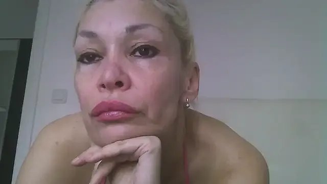 EvaaMina on StripChat