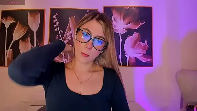 EveBensonX on StripChat