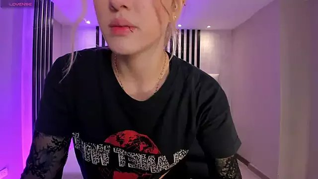 EveBensonX on StripChat