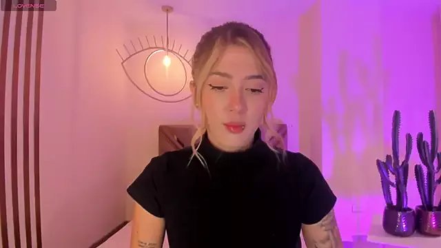 EveBensonX on StripChat