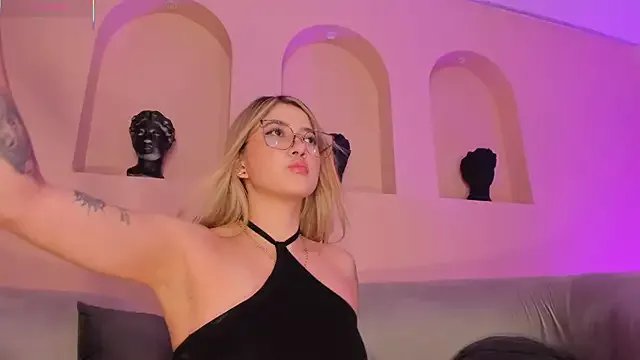 EveBensonX on StripChat