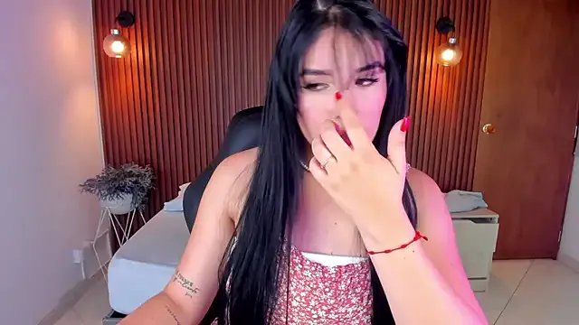 evelin_lopezz on StripChat