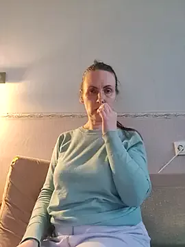 Evelina_cute on StripChat 