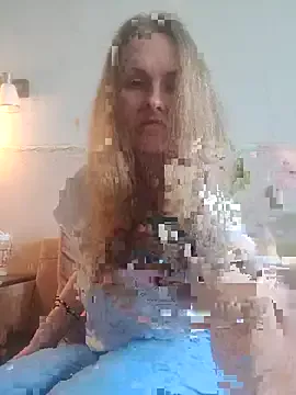 Evelina_cute on StripChat 