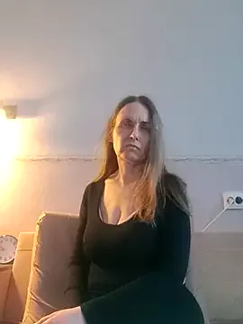 Evelina_cute on StripChat 