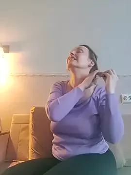 Evelina_cute on StripChat 