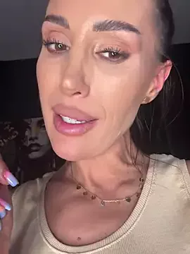 Evelyn_Evyyy on StripChat 