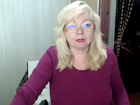 EvelynLoveShy on StripChat