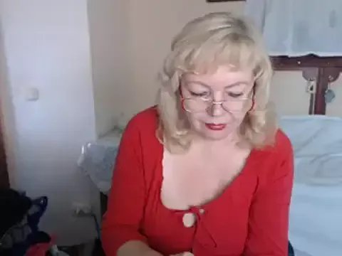 EvelynLoveShy on StripChat