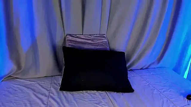 EviePhoenix on StripChat