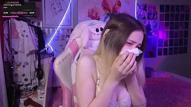 Offline evierosen on StripChat