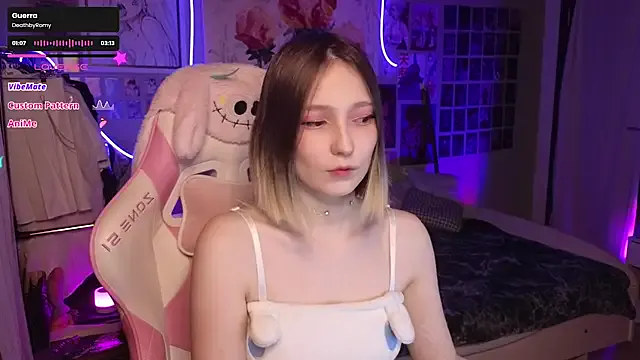 Offline evierosen on StripChat