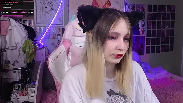 Offline evierosen on StripChat