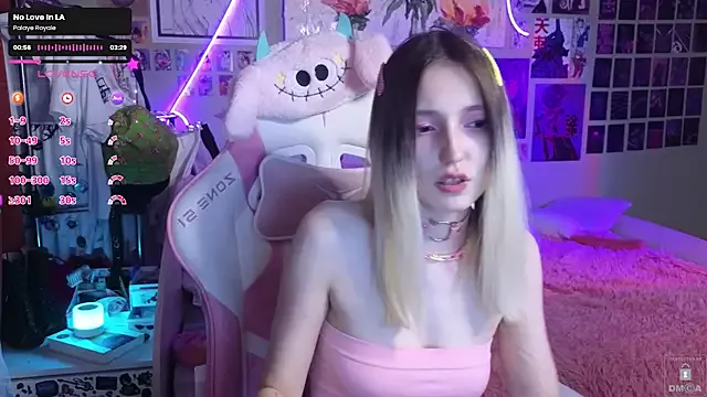 Offline evierosen on StripChat