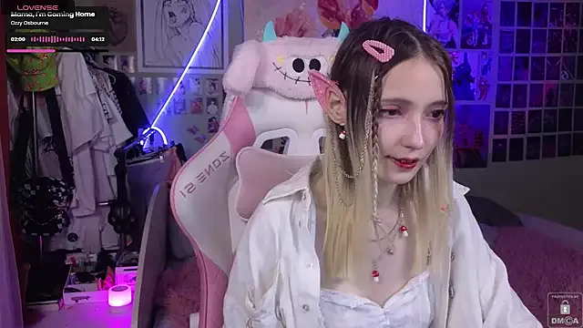 Offline evierosen on StripChat