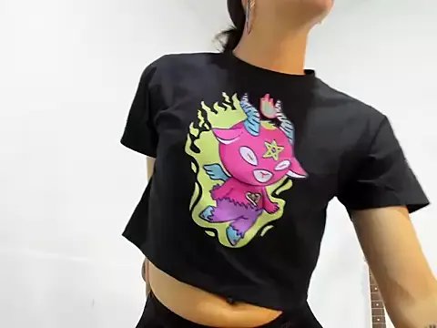 Evil_Queen13 on StripChat