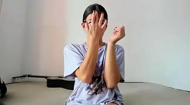 Evil_Queen13 on StripChat