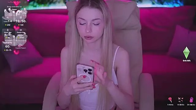 EviStar on StripChat