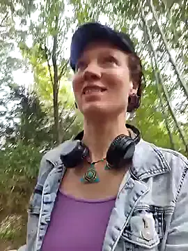 Offline Exhibitionsplit on StripChat