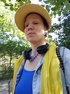 Offline Exhibitionsplit on StripChat