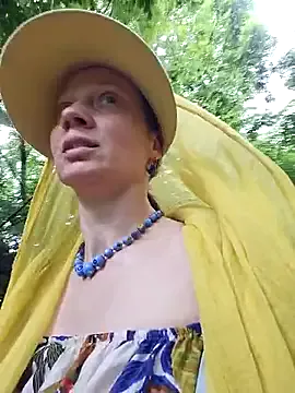 Offline Exhibitionsplit on StripChat