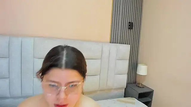 EYMI_TOMSOM on StripChat